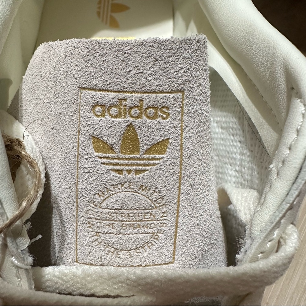 NWT Adidas GAZELLE INDOOR X LIBERTY LONDON SHOES
Size 7.5 - Picture 7 of 10